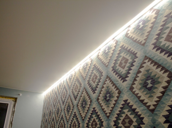 Пример парящих натяжных потолков